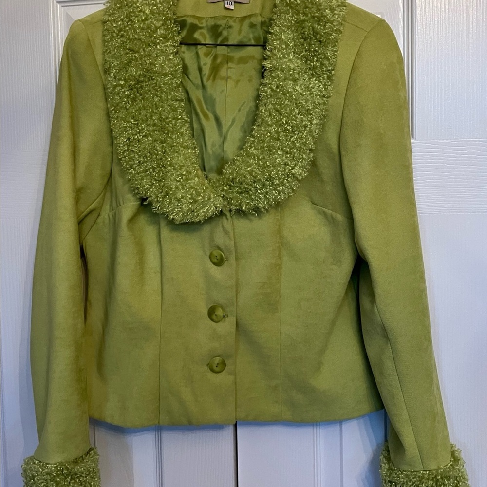 Gorgeous Collin Creek jacket  you can dress up or down. Fuzzy lapels and cuffs.